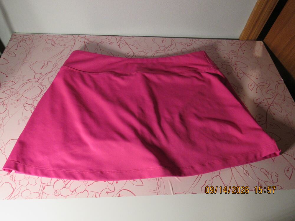 Hot pink skort - size medium
